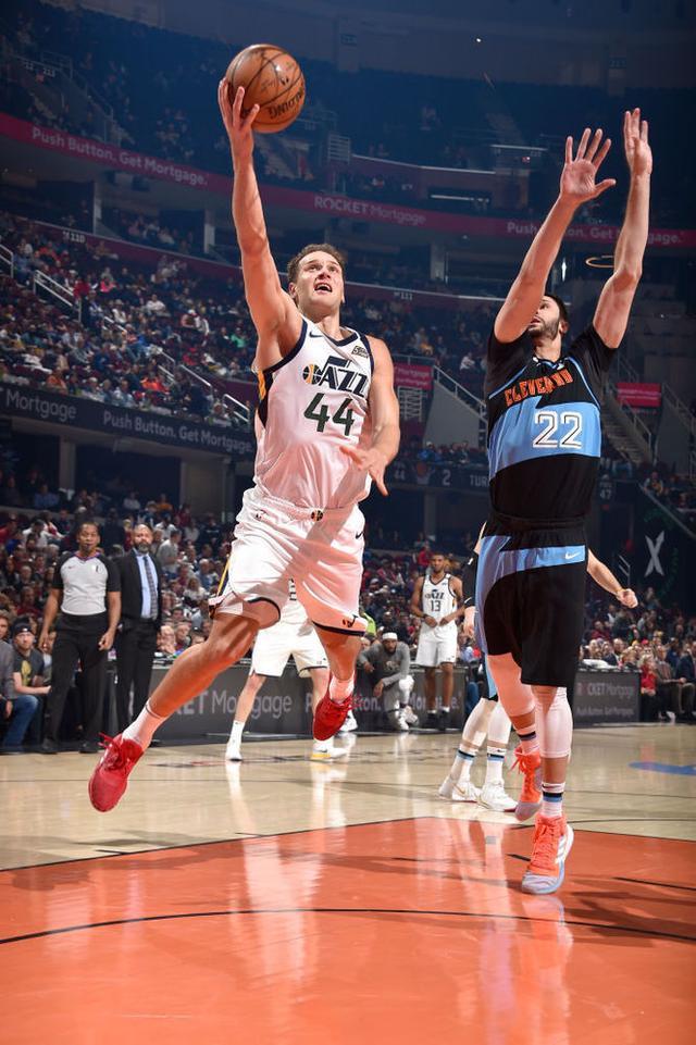 爱游戏体育-包含亚冠赛程吃紧；犹他爵士今晨复出首秀；悬念犹存；球探报告显示潜力的词条