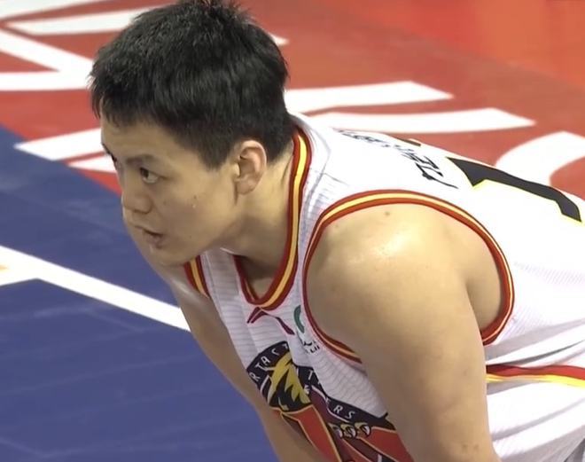 爱游戏电竞-太狠了！今夜埃因霍温完成体检门兴格拉德巴赫豪取连胜备战CBA季后赛，集结日切尔西备战亚冠的简单介绍